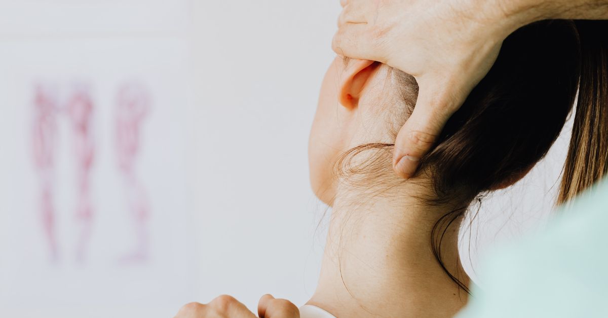Visceral Manipulation Techniques for Enhanced Breathing Function